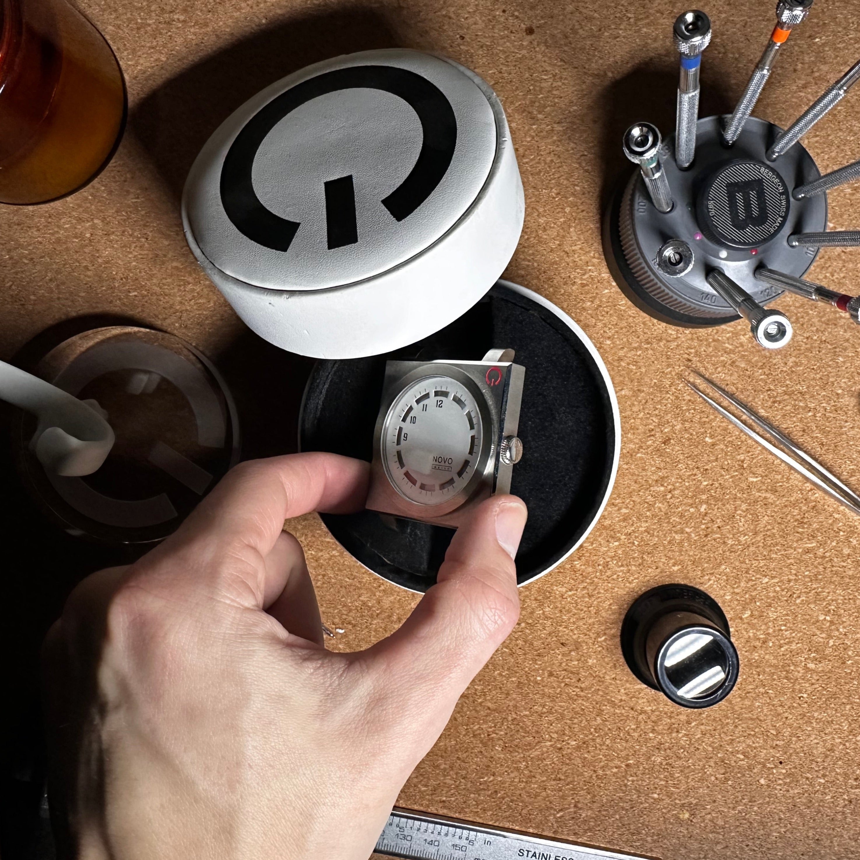 Unknown - Silver & White (Refurbished)