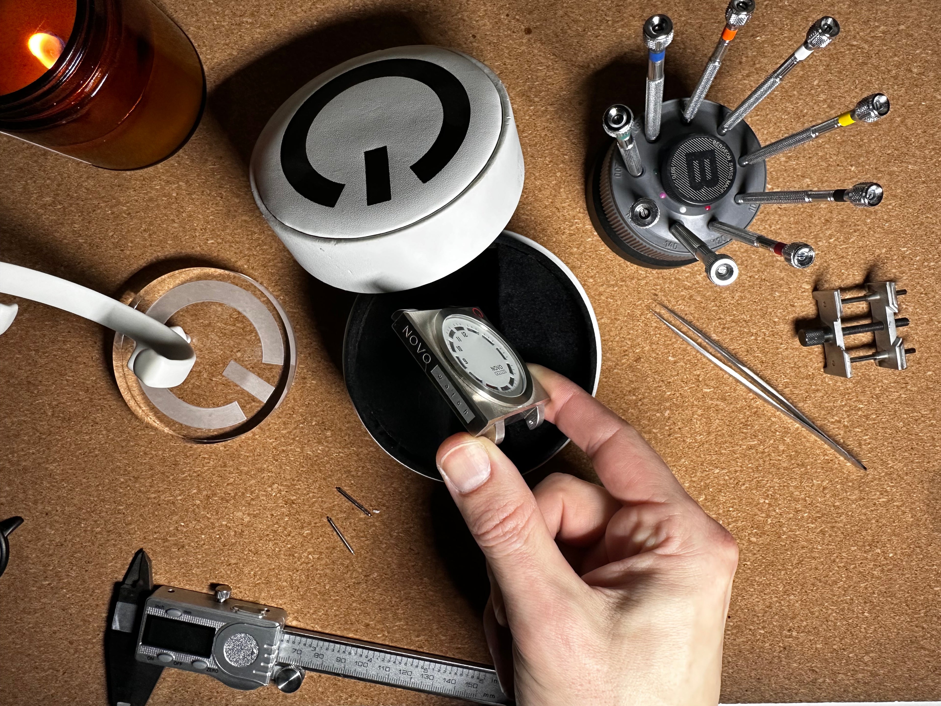 Unknown - Silver & White (Refurbished)