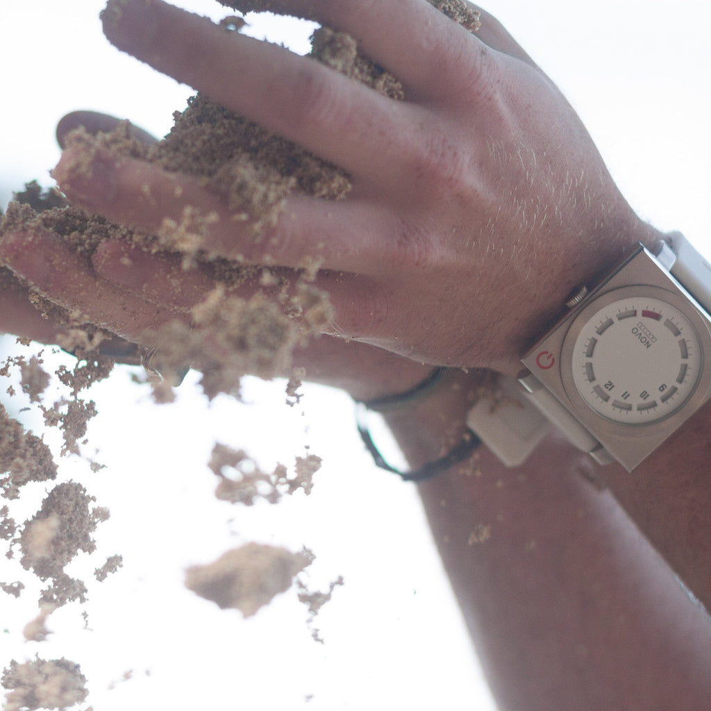 Unknown - Silver & White (Refurbished)